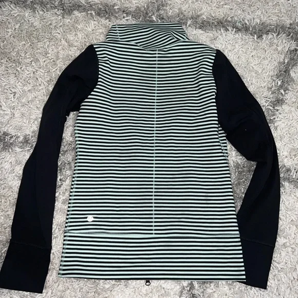 Lululemon zip up - Picture 4 of 4